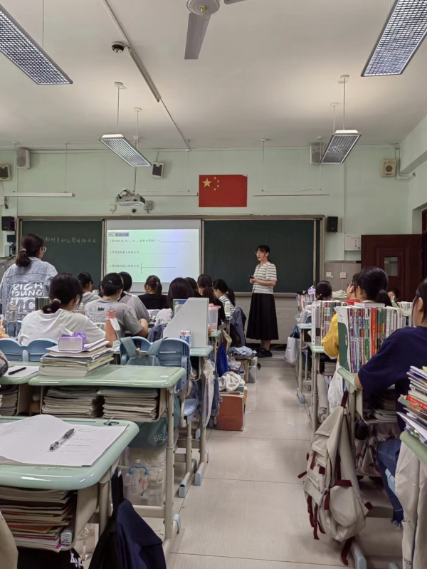 提问学生.jpg