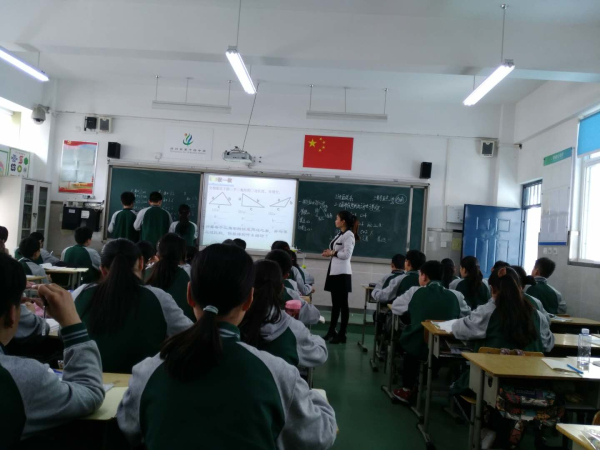 学生板演展示测算结果.jpg