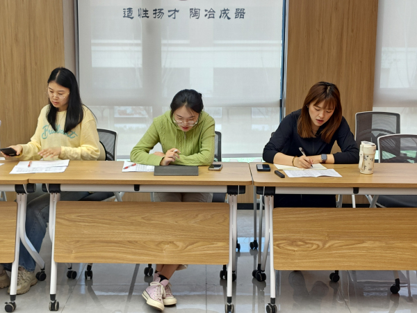 4班主任发言.jpg