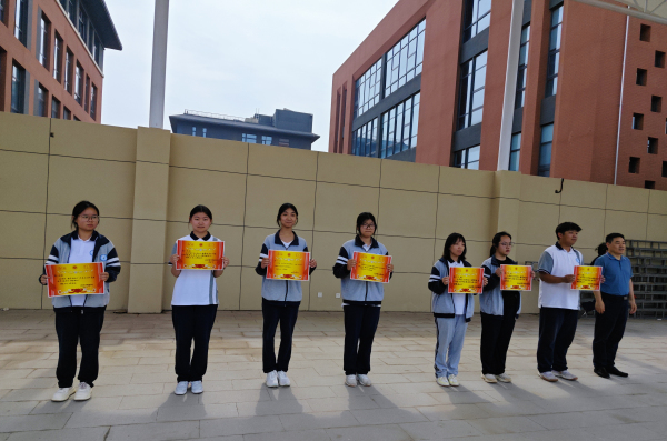 图1：活力早自习，静慧晚自习获奖班级.jpg