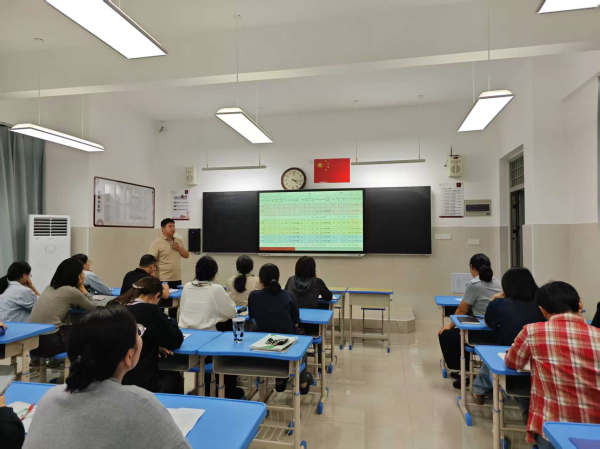 图1：期末成绩总体分析.jpg