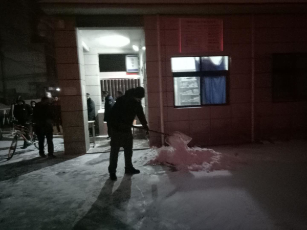 清扫积雪.jpg