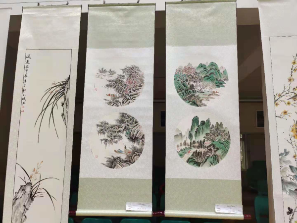 老教师参展的书画作品 (1).jpg