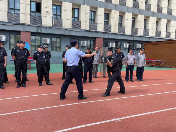 2 二七分局 巡特警大队 “保平安 进校园”工作.jpg