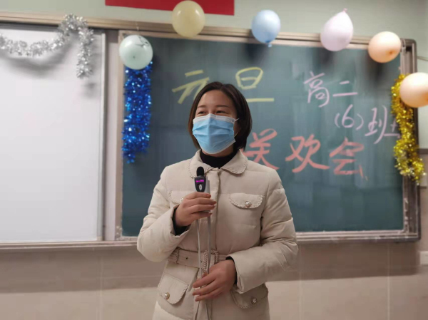 学校领导来到各班教室送上节日祝福 (3).jpg