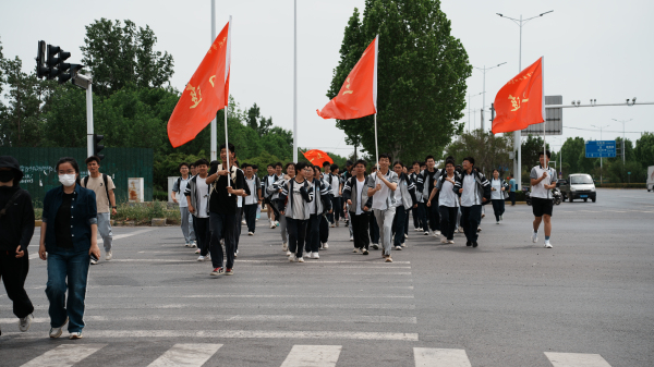 4.集体通过沿途路口.jpg