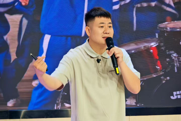 马超群老师分享自身经历.jpg